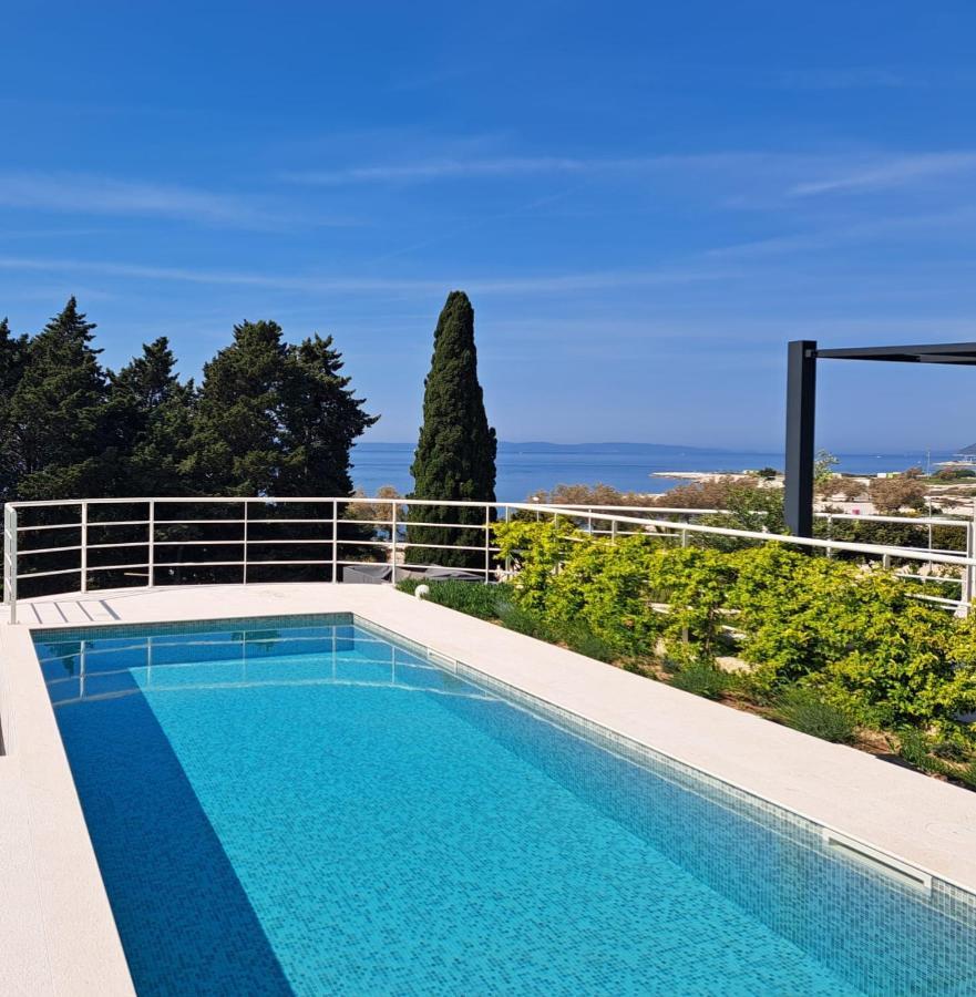 Apartment With Private Pool スプリト エクステリア 写真