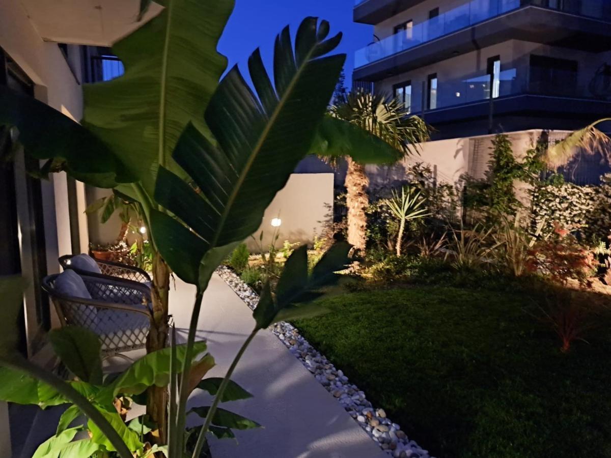 Apartment With Private Pool スプリト エクステリア 写真