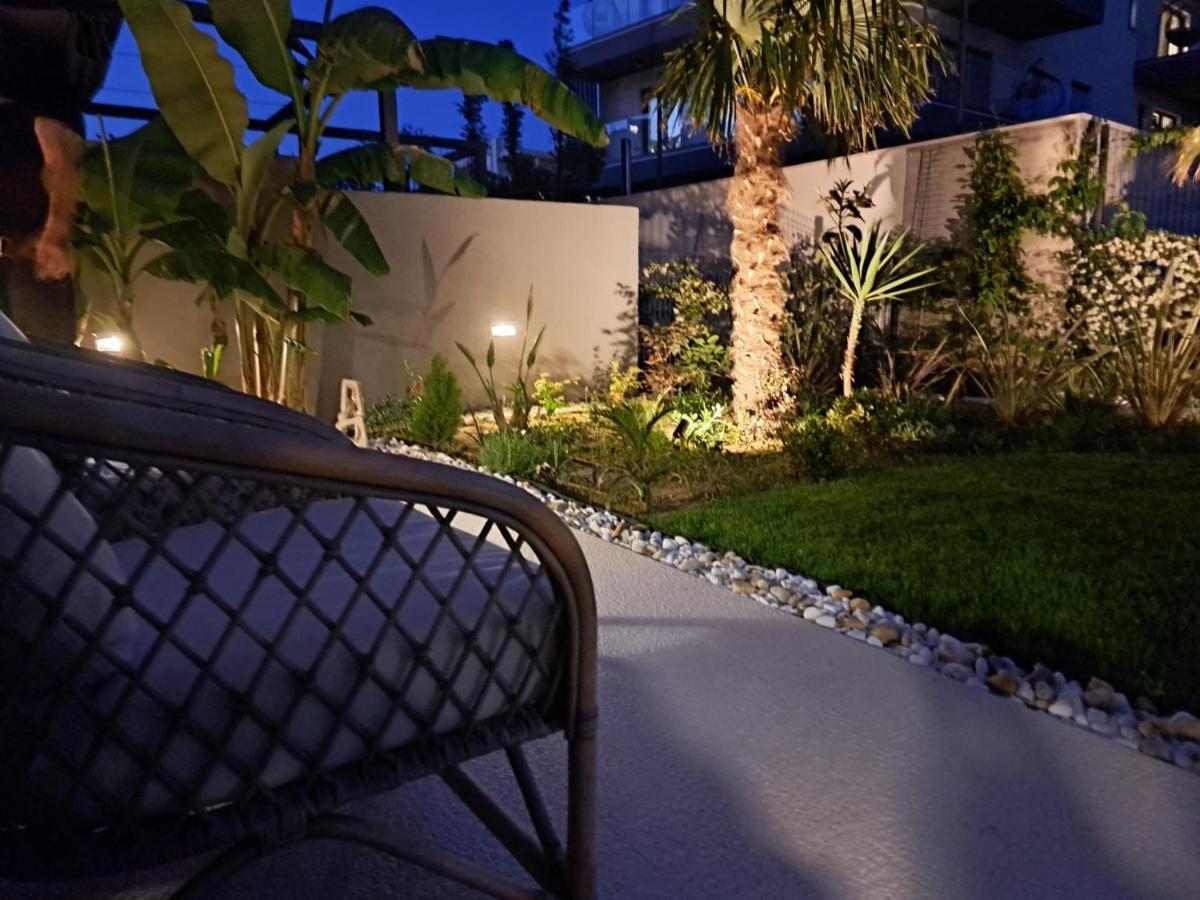 Apartment With Private Pool スプリト エクステリア 写真