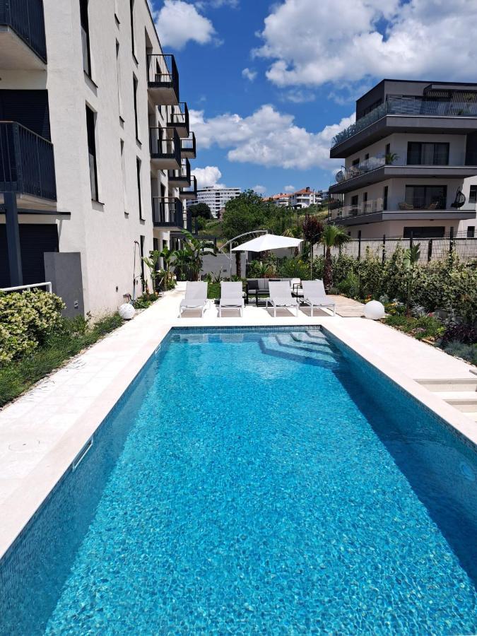 Apartment With Private Pool スプリト エクステリア 写真