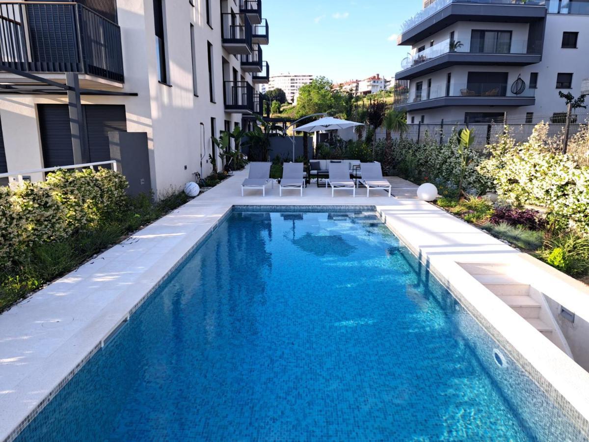 Apartment With Private Pool スプリト エクステリア 写真
