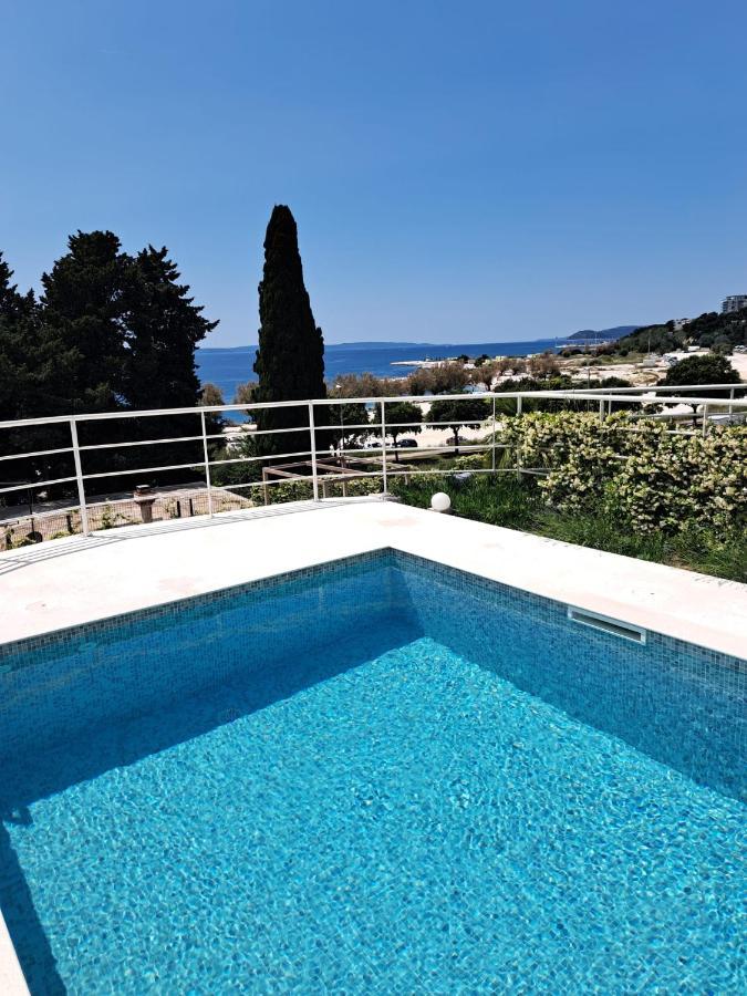 Apartment With Private Pool スプリト エクステリア 写真