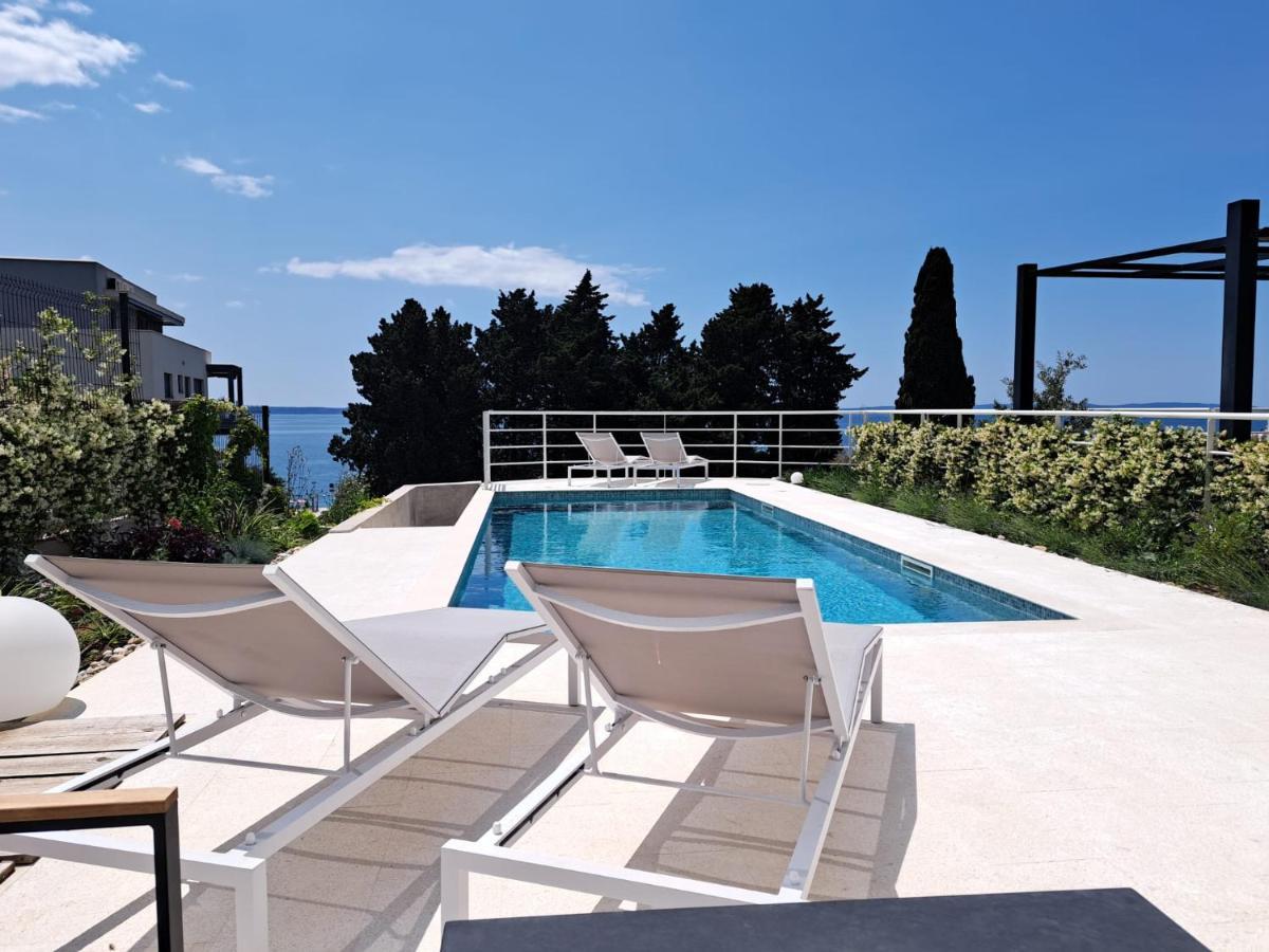 Apartment With Private Pool スプリト エクステリア 写真