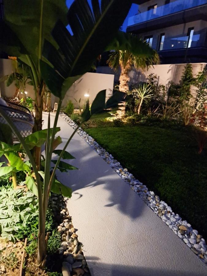 Apartment With Private Pool スプリト エクステリア 写真