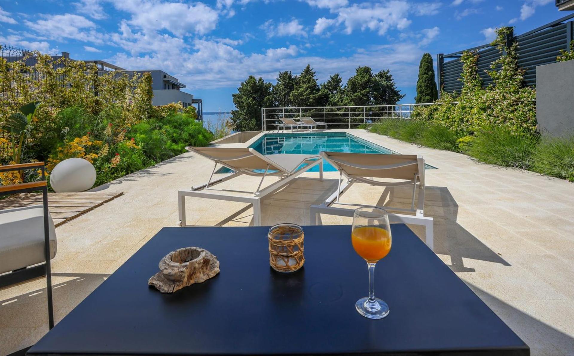 Apartment With Private Pool スプリト エクステリア 写真