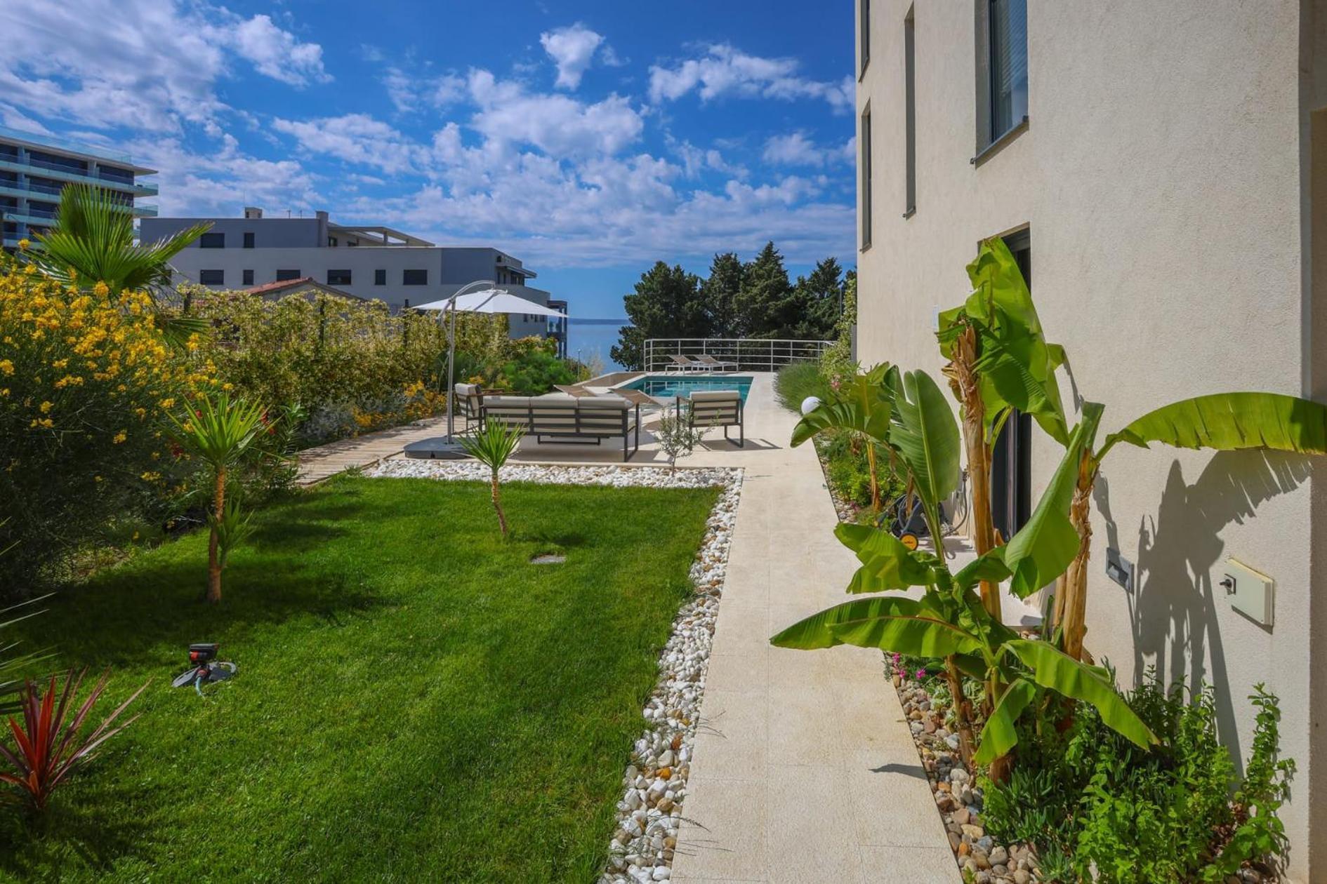 Apartment With Private Pool スプリト エクステリア 写真